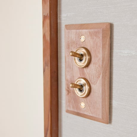 AXCIS.INC / WOOD + BRASS SWITCH PLATE / ウッデンプレートスイッチ メープル / 1,2,3,4スイッチ
