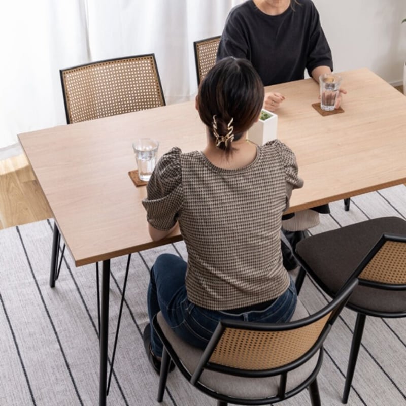 ダイニングテーブル1200 / 1500 / 2人～4人暮らしに丁度良いサイズ 