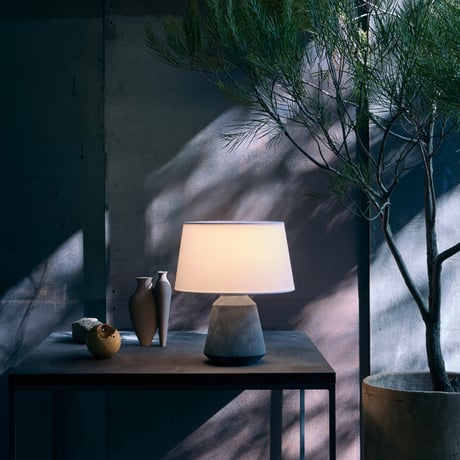 EFFECT-table lamp / 風合いのあるシェードに陶器のベースを組み合わせた自然テイストのランプ / BEIGE , GRAY