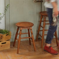 WOOD STOOL / シックな佇まいの木製スツール / stool / 座面 Φ290 mm