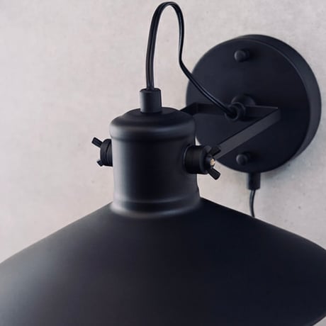 雰囲気ある空間づくりを楽しめる壁付け照明 / ウォールランプ / LED電球対応 / 電球付き /  E26 コンセントライト