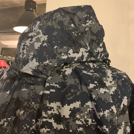 US NAVY　GORE-TEX PARKA　ゴアテックス パーカー　デジカモ　ミリタリージャケット　2013年　(S2162)