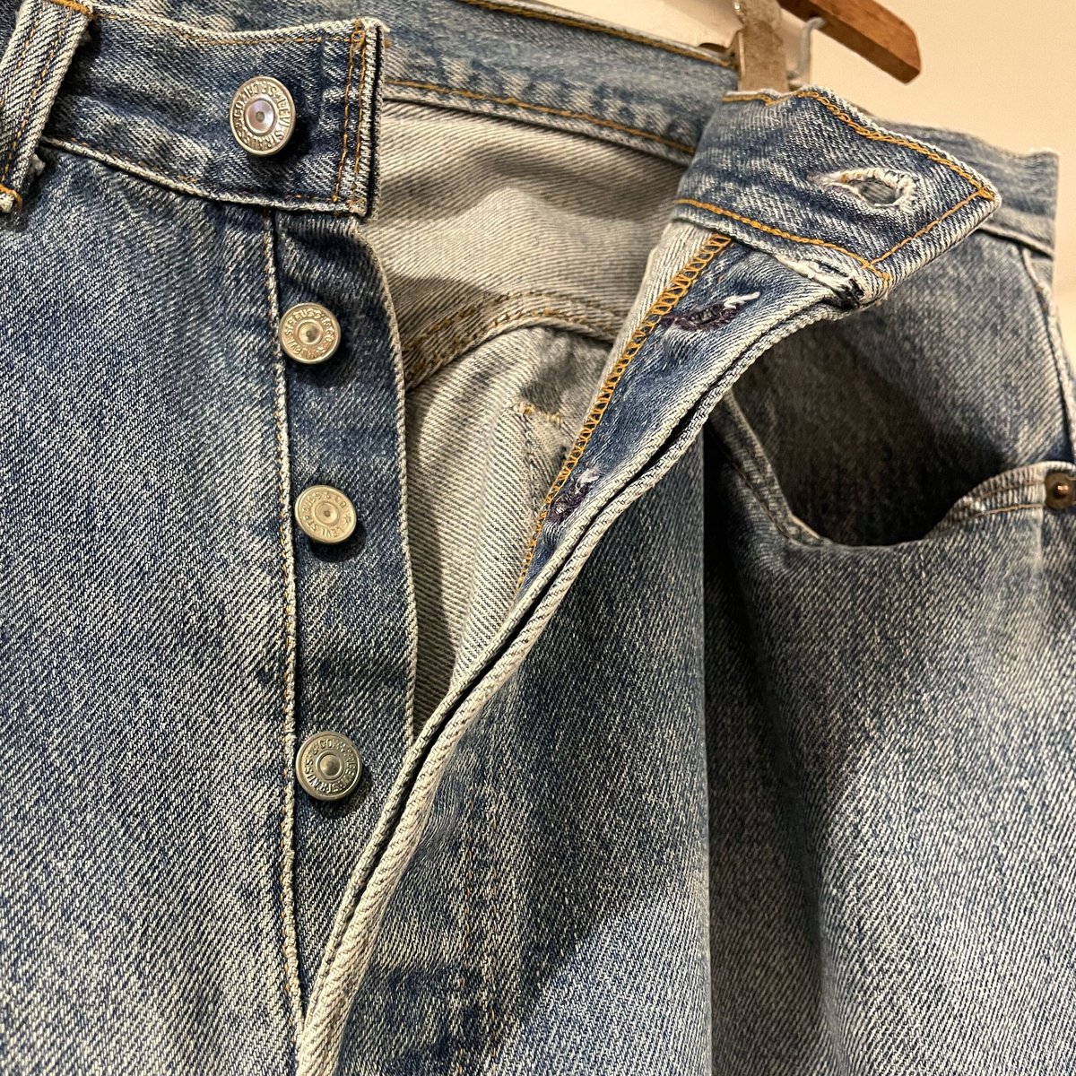 Levi's 501 80年代 リーバイス501 内股シングル 脇割 裾裏 Levi's 501 80年代 リーバイス501 内股シングル 脇割 裾裏