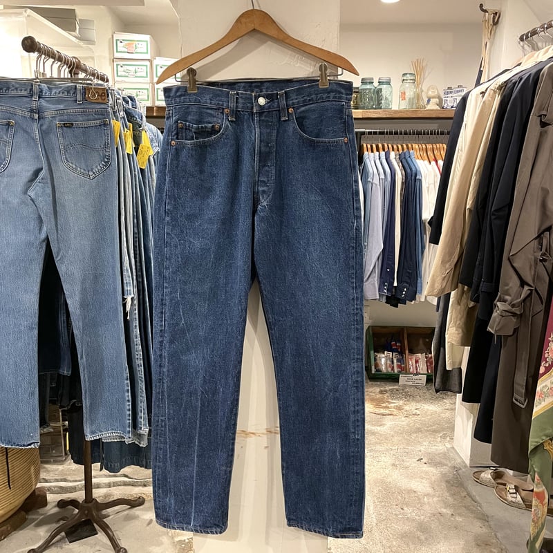 Levi's 501 80年代 リーバイス501 内股シングル 黒カンヌキ 金脇 Levi's 501 80年代 リーバイス501 内股シングル 黒カンヌキ 金脇