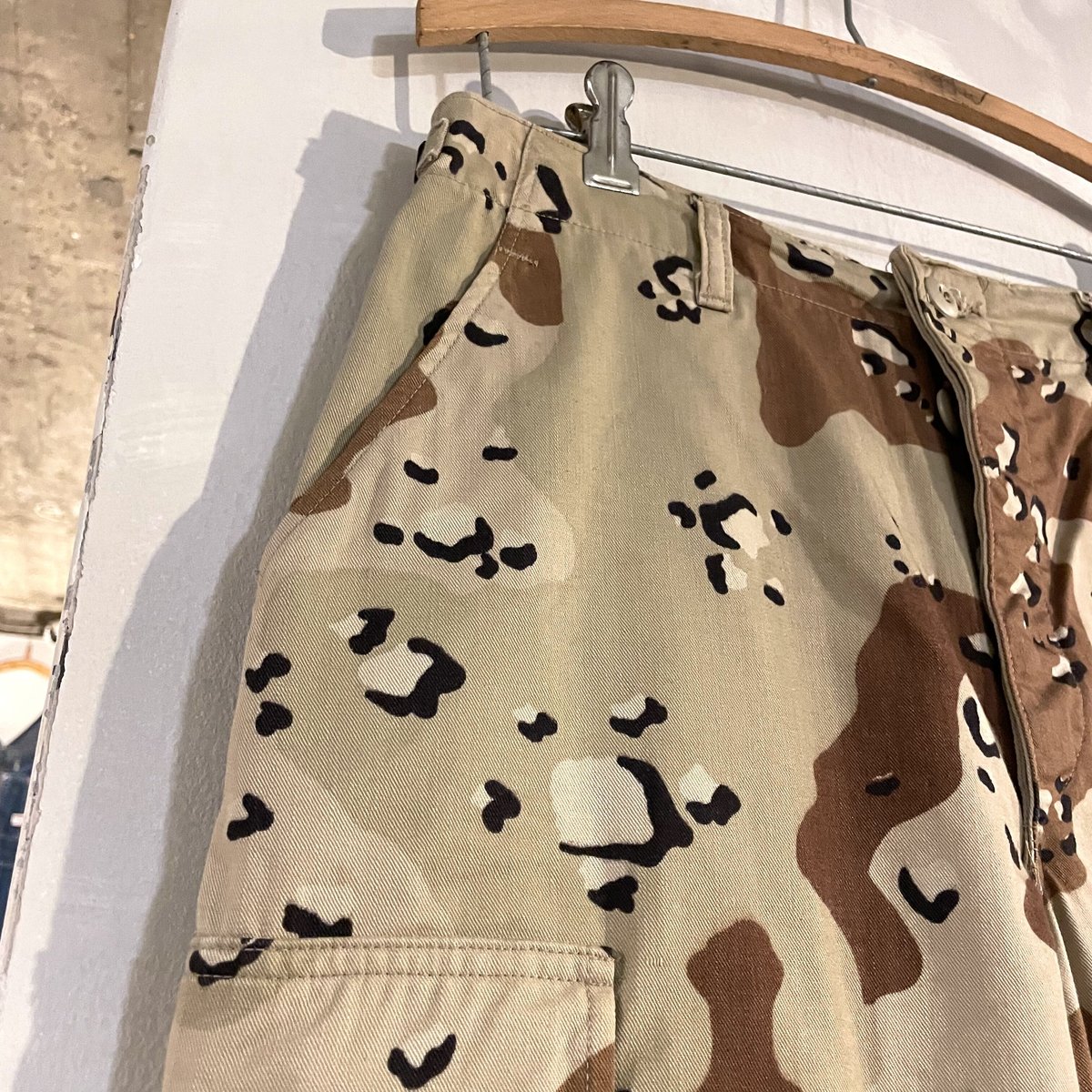 デザートカモ　チョコチップ　ミリタリパンツ MILITARY（ミリタリー） 実物 新品 デッドストック 米軍 6Cデザート