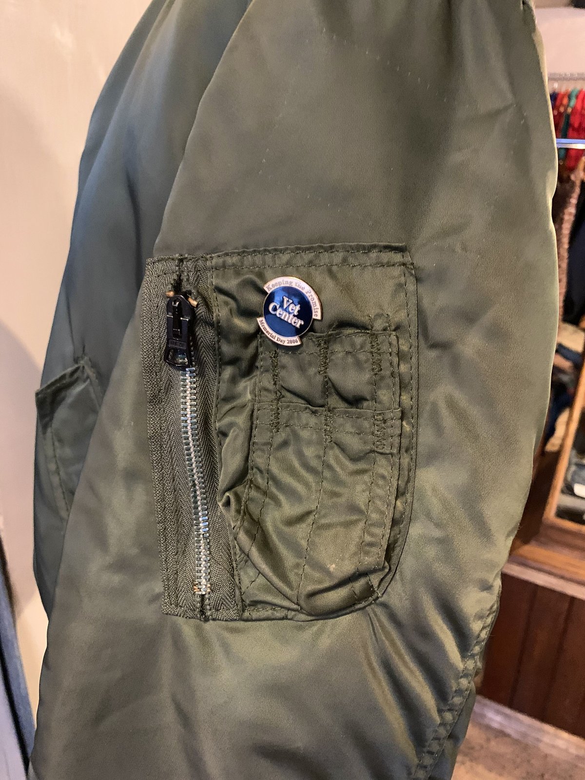 美品 VIP バックUSAF爆撃機刺繍入りタイプMA1 ワッペン4個 fit=scale-down,w=1200
