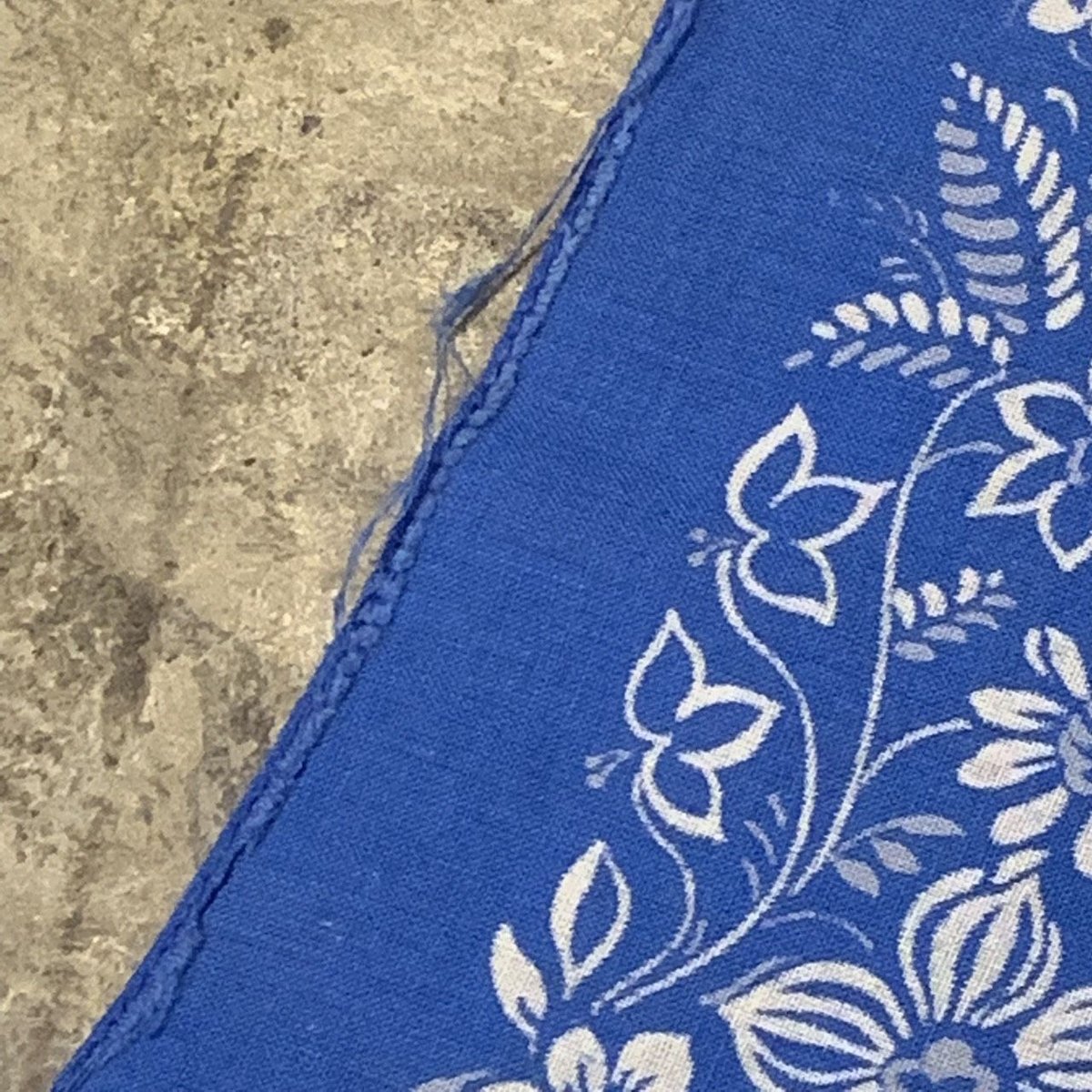 Bandana ヴィンテージバンダナ コバルトブルー USA製 フラワー