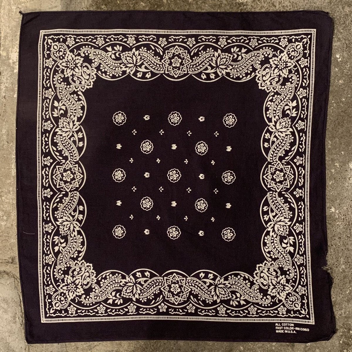 Bandana ヴィンテージバンダナ 黒 USA製 193 | DUFF Bandana ヴィンテージバンダナ 黒 USA製 193 | DUFF