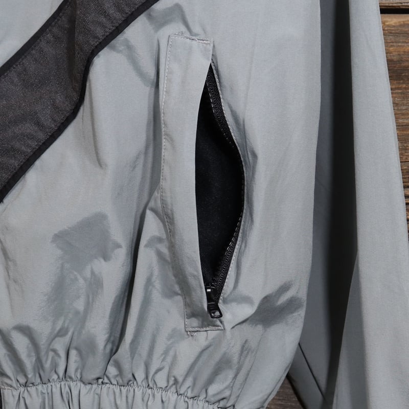 US.ARMYトレーニングジャケット　XS美品 2023.1月最新】U.S.ARMYトレーニングジャケット！洋服好きで話題