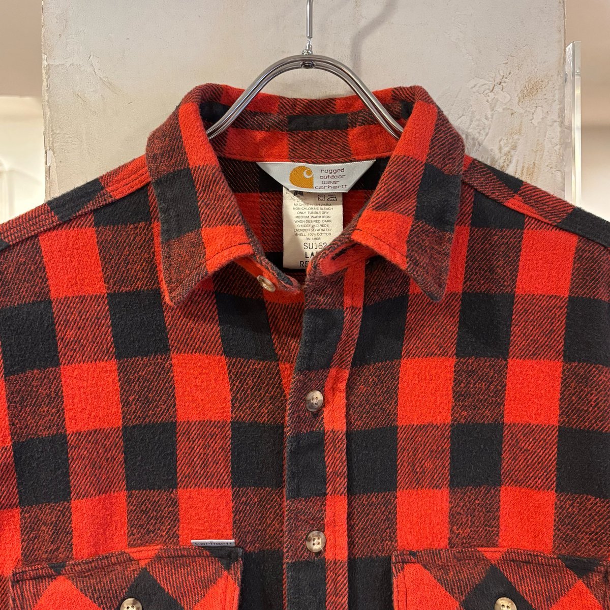 希少　carhartt カーハート　メンズ　デニムJK 裏赤チェック柄　L Carhartt（カーハート）の「Carhartt デニムジャケット（デニム