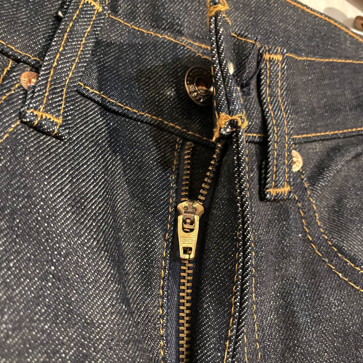 80s Levi's 505-0217 DEAD STOCK 27×30 USA製 黒カン 内 80s Levi's 505-0217 DEAD STOCK 27×30 USA製 黒カン 内