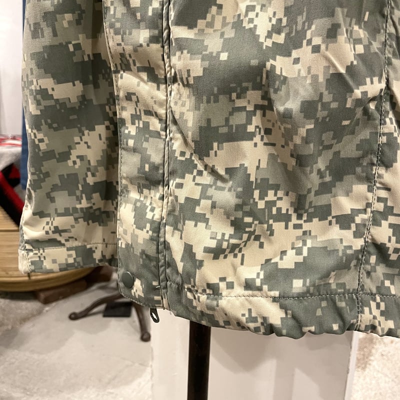 US ARMY ECWCS GEN3 ソフトシェルジャケット デジカモ柄 エクワックス
