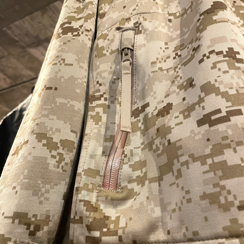 USMC COMBAT DESERT JACKET ソフトシェルジャケット DESERT MA USMC COMBAT DESERT JACKET ソフトシェルジャケット DESERT MA