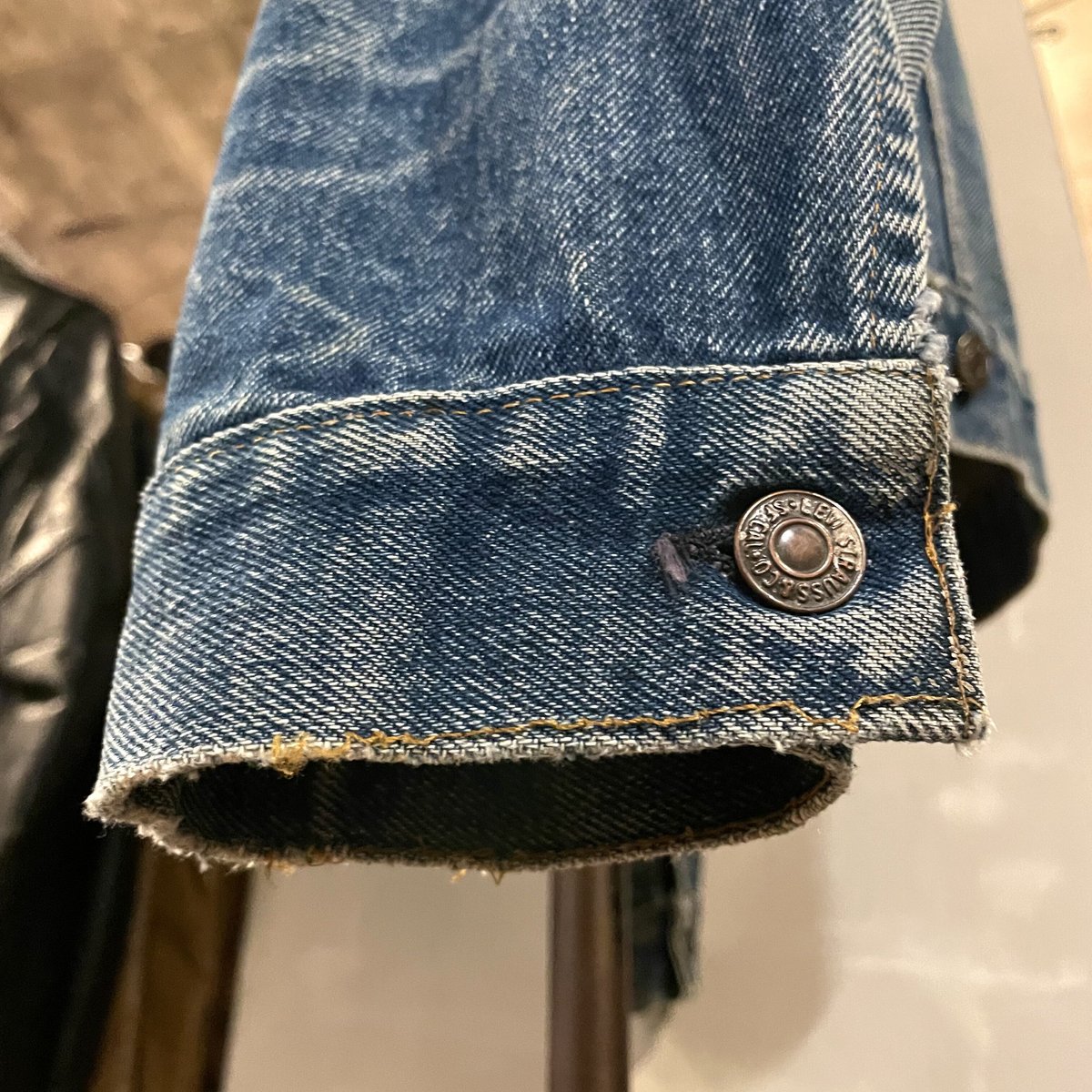 70s Levi's 70505-0217 デニムジャケット 鬼ハチノス 4thタイプ 70s Levi's 70505-0217 デニムジャケット 鬼ハチノス 4thタイプ