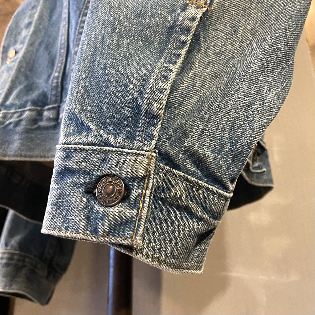 リーバイス70505-0213 42デニムジャケット　USA製　ケアタグ　2ポケ 70s Levi's 70505-0213 デニムジャケット USA製 インディゴ