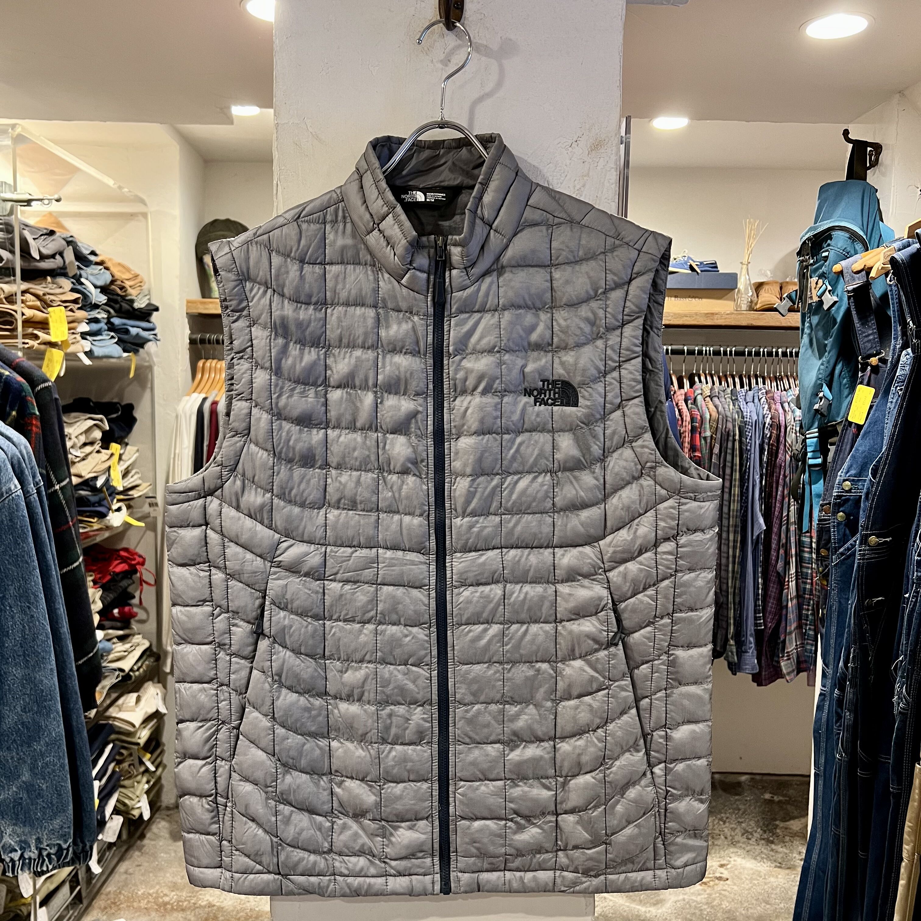 THE NORTH FACE グレー ダウンベスト THE NORTH FACE ダウンベスト ノースフェイス グレー MENS M (S2945