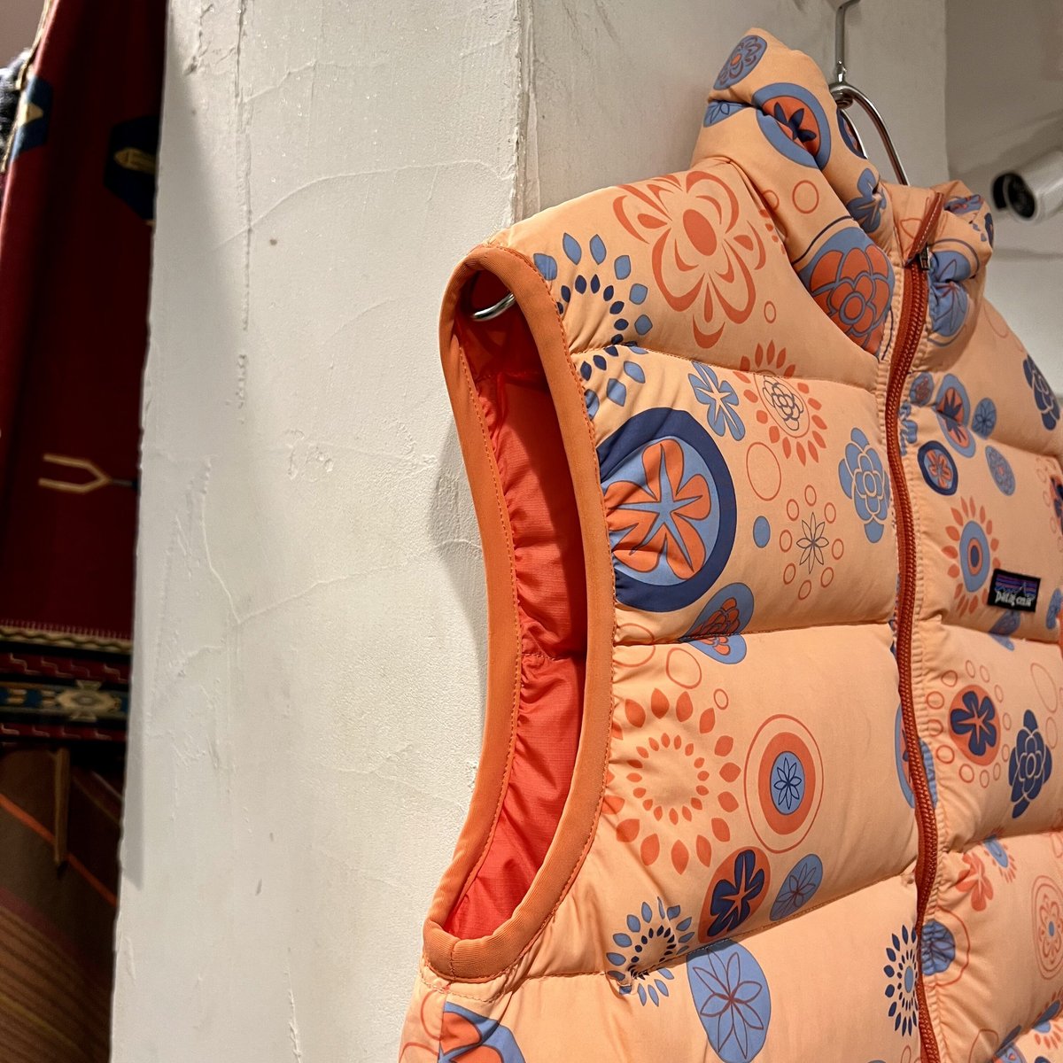 Patagonia ナイロンベスト パタゴニア 総柄 オレンジ KIDS M (S2949)