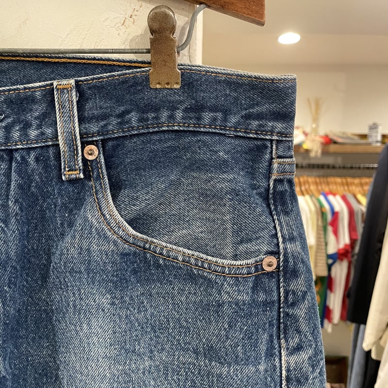 ブランド古着！2000年 アメリカ製 Levi's501デニムパンツ 奇跡の一着 ブランド古着！2000年 アメリカ製 Levi's501デニムパンツ 奇跡の一着
