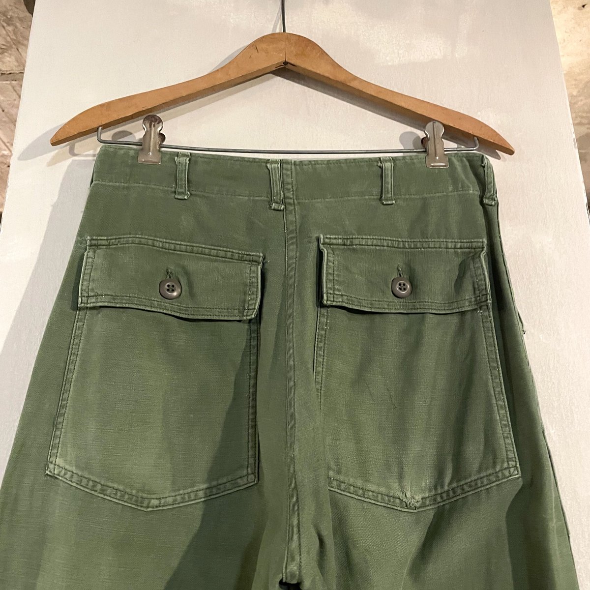 70s ビンテージ US ARMY コットン ベイカーパンツ OG107 W32 70s ビンテージ US ARMY コットン ベイカー パンツ W30 アルミ