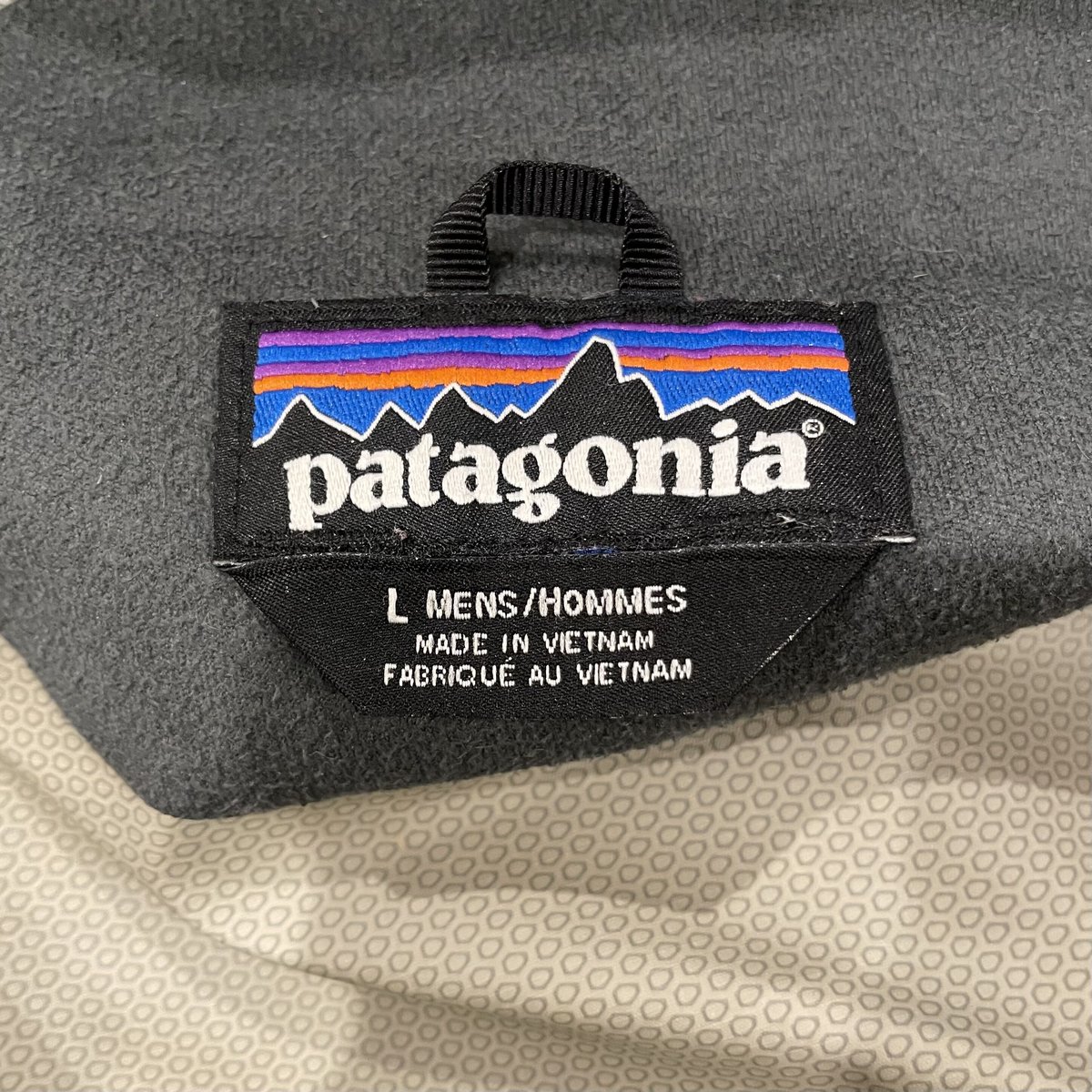 patagonia トレントシェルジャケット 黒x赤 レインウェア