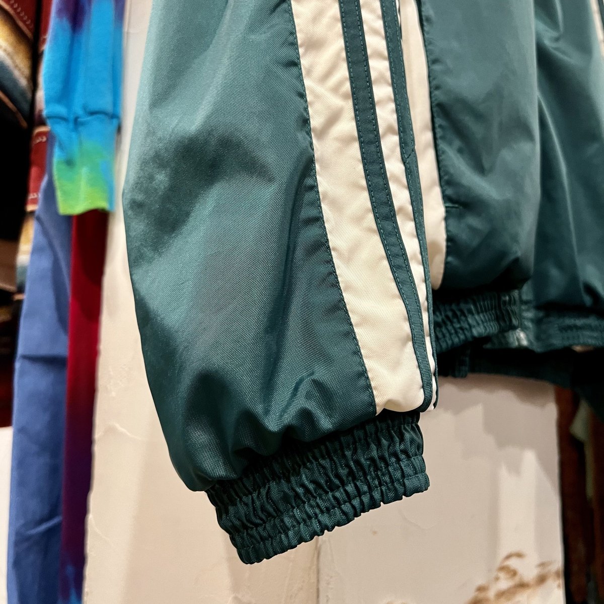 adidas ショート丈ベロア袖ボタンジャケットyuna 楽天市場】送料無料 アディダス ショート丈 レディース ニット