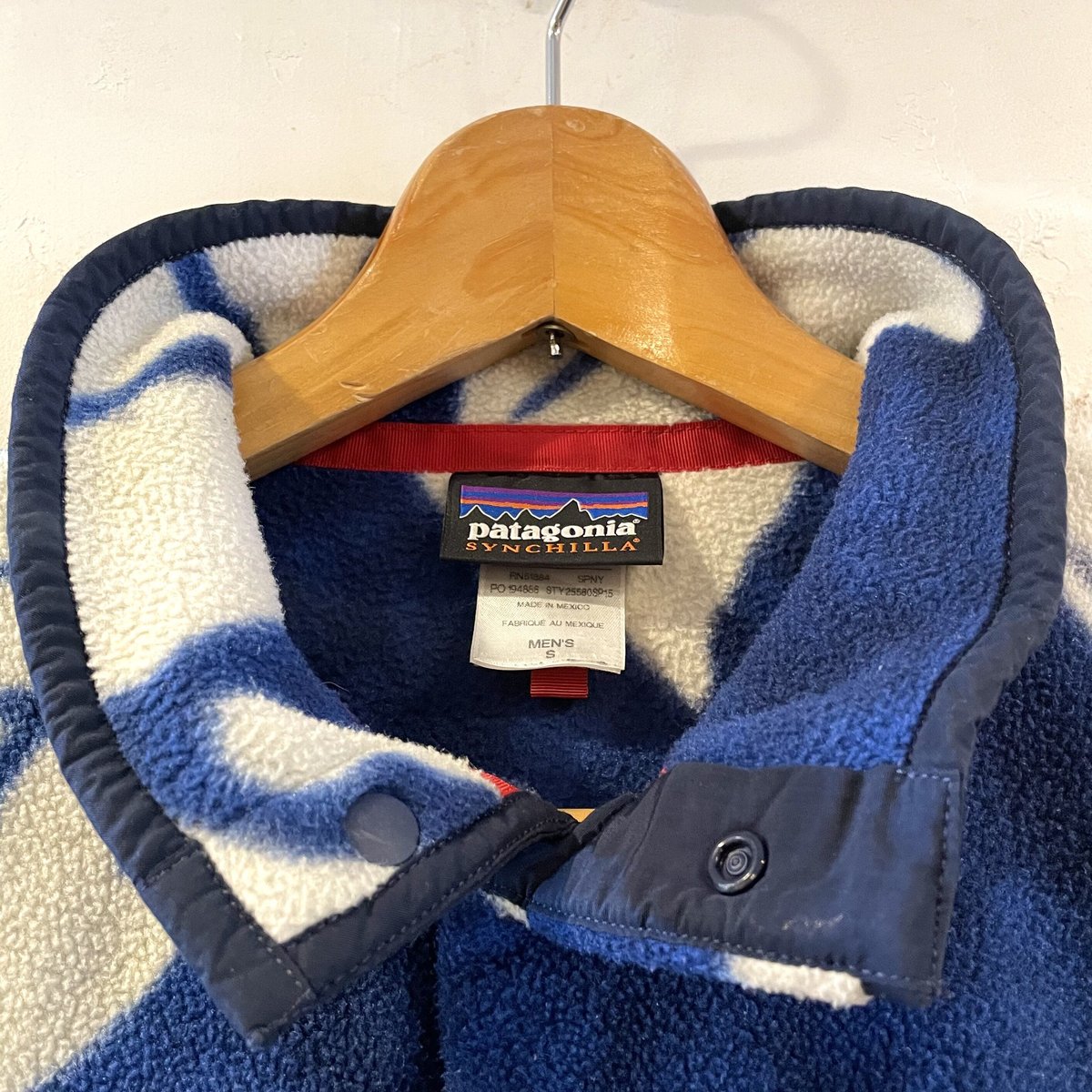 patagonia シンチラスナップT 総柄 トロピカル Sサイズ patagonia シンチラスナップT 総柄 トロピカル Sサイズ