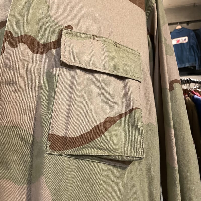 軍放出品 3cデザートカモ ミリタリージャケット 90's 部隊章 ワッペン付き 美品/90's/実物/米軍/US ARMY/3C/デザートカモ/ジャケット【M-R