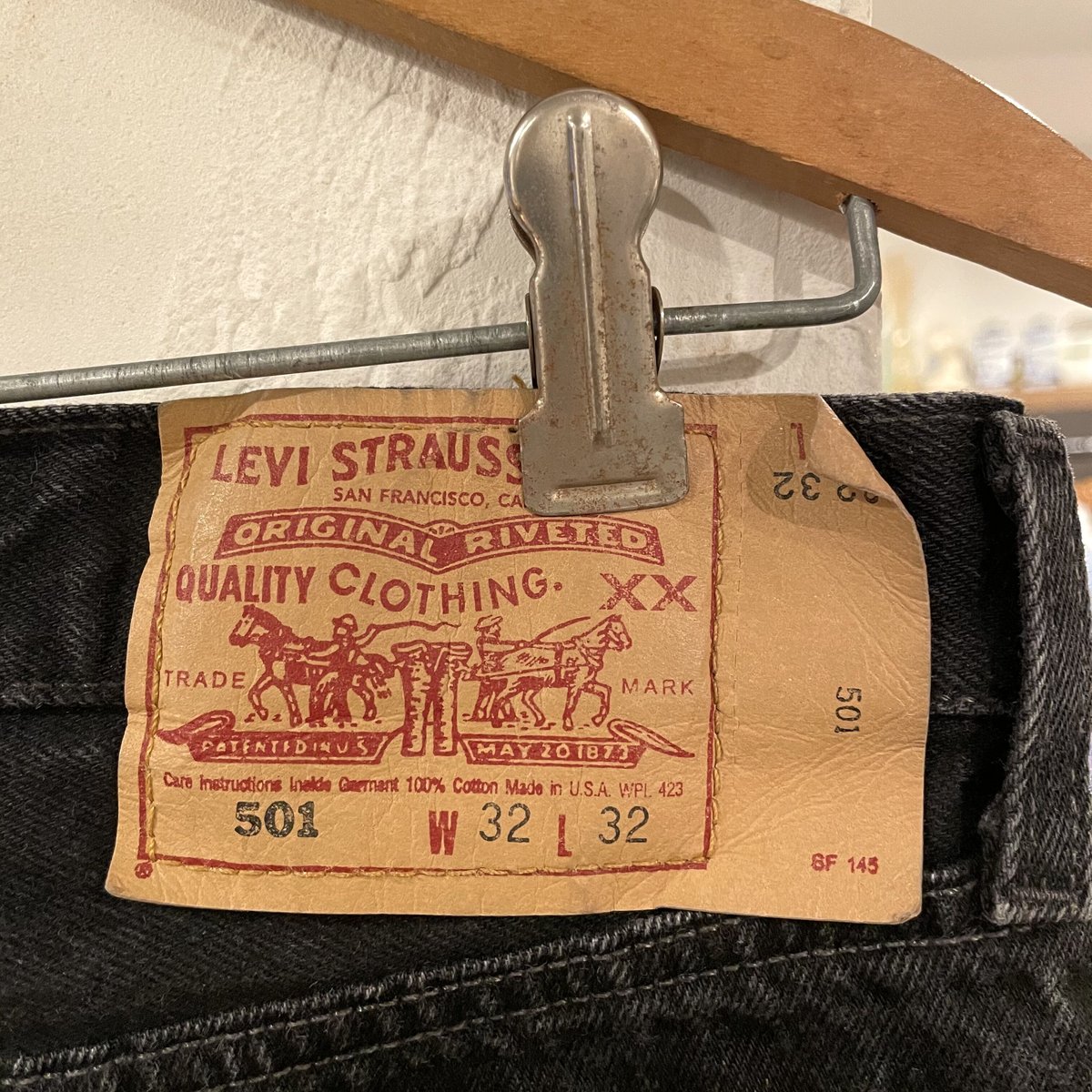 Levi's 501 90年代 後染めブラックデニム ボタン裏522 USA製 Levi's 501 90年代 後染めブラックデニム ボタン裏522 USA製