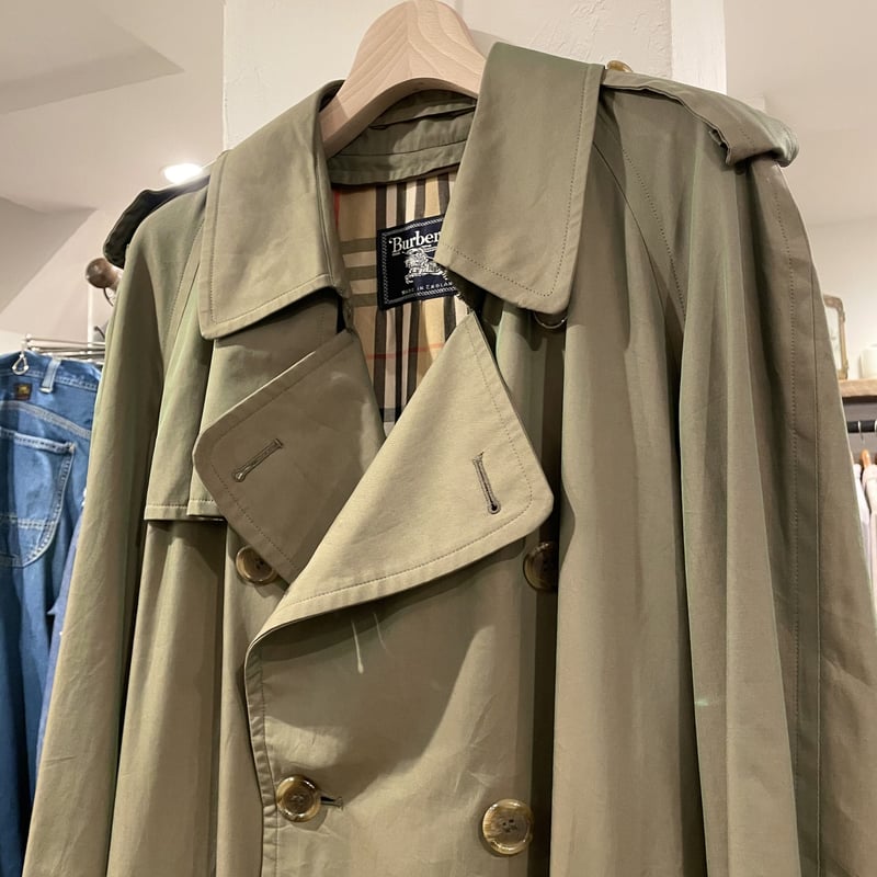 Burberry's トレンチコート　イングランド製　コットン　タマムシ色 Burberrys トレンチコート 玉虫色 スリーブストラップ付き