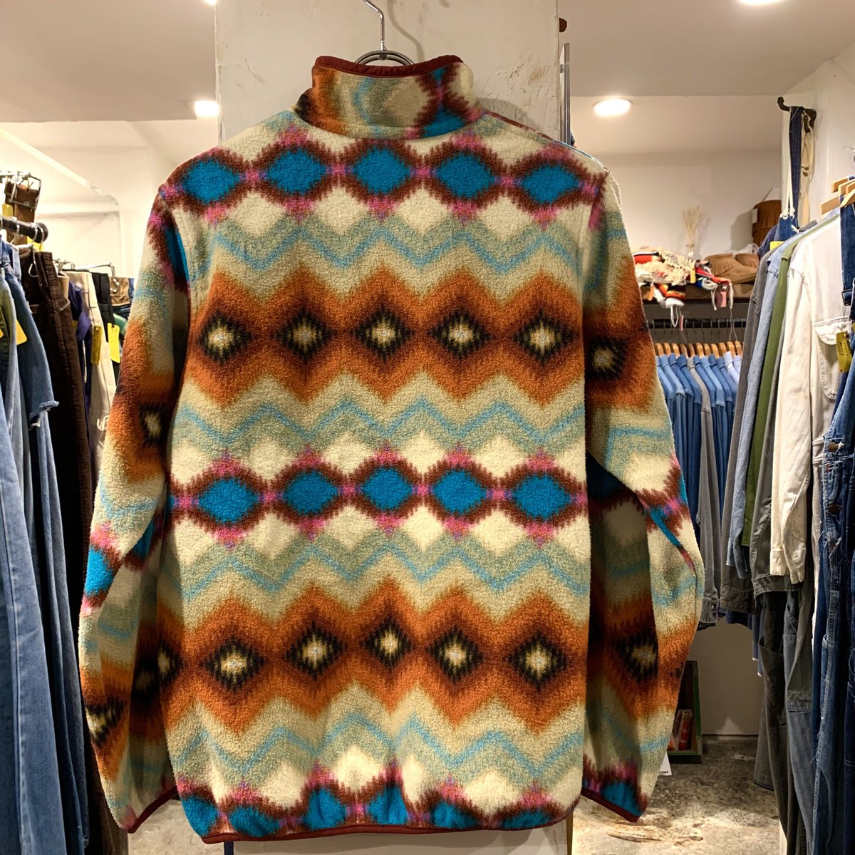美品　希少　完売品　ネイティブ総柄　パタゴニア　シンチラ　スナップT フリース patagonia シンチラスナップT ネイティブ柄 パタゴニア 総柄