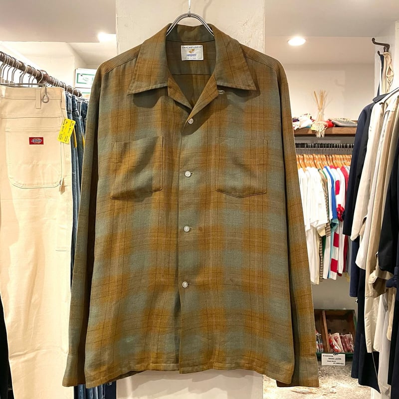VAN HEUSEN レーヨンシャツ オープンカラー ボックスシルエット VAN HEUSEN レーヨンシャツ オープンカラー ボックスシルエット