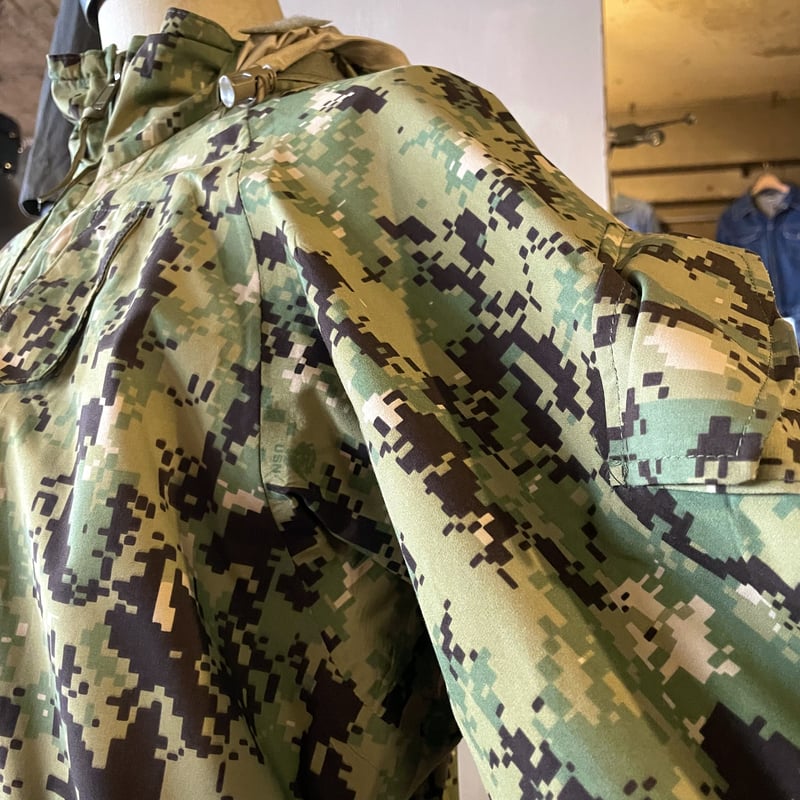 US ARMY ゴアテックスパーカー デジタルカモ L-R 米軍 デジカモ 送料無料』美品 APECS デジカモ ゴアテックスパーカー 迷彩 米軍