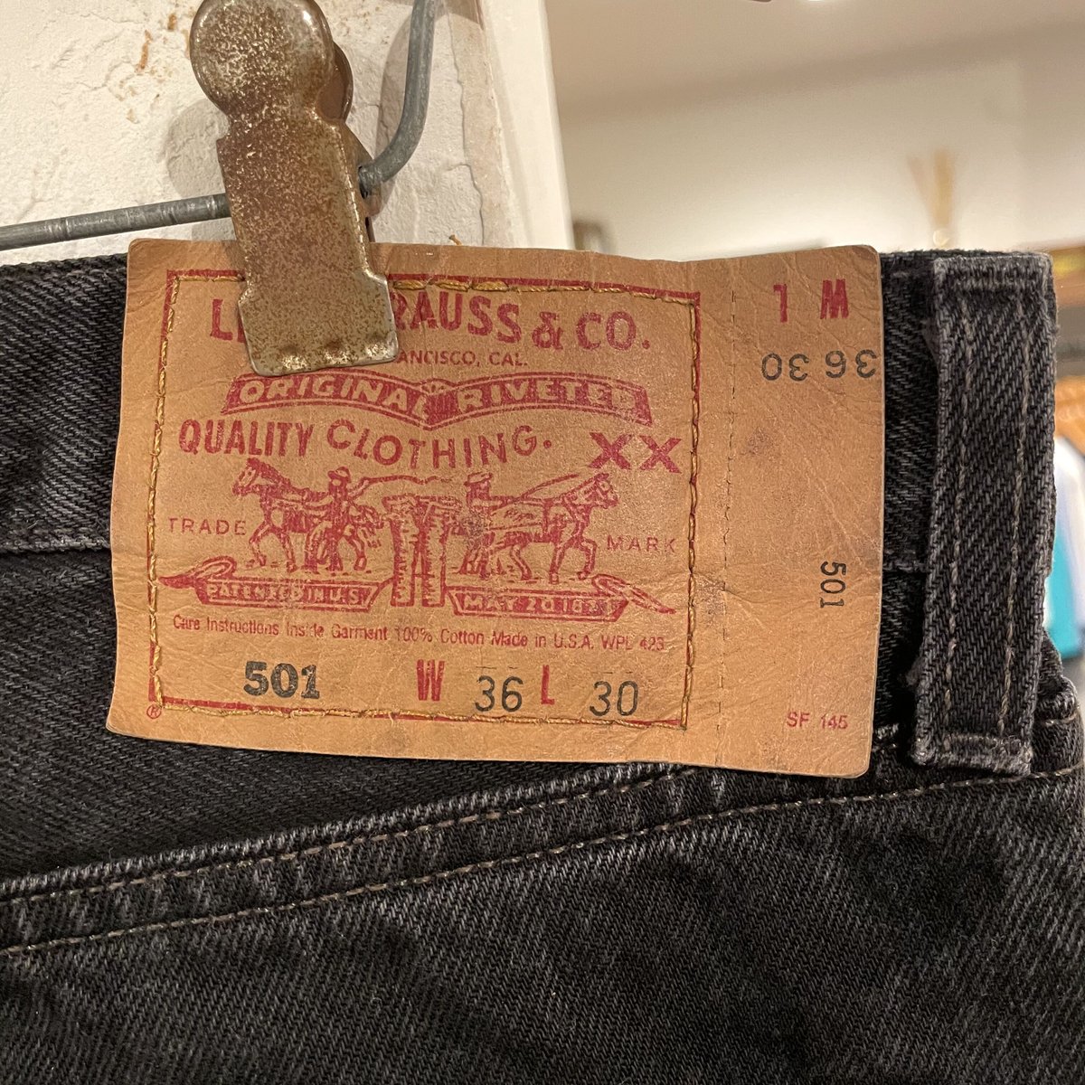 90sUSA製 Levi's501 後染めブラック 赤文字 ヒゲアタリ 人気希少