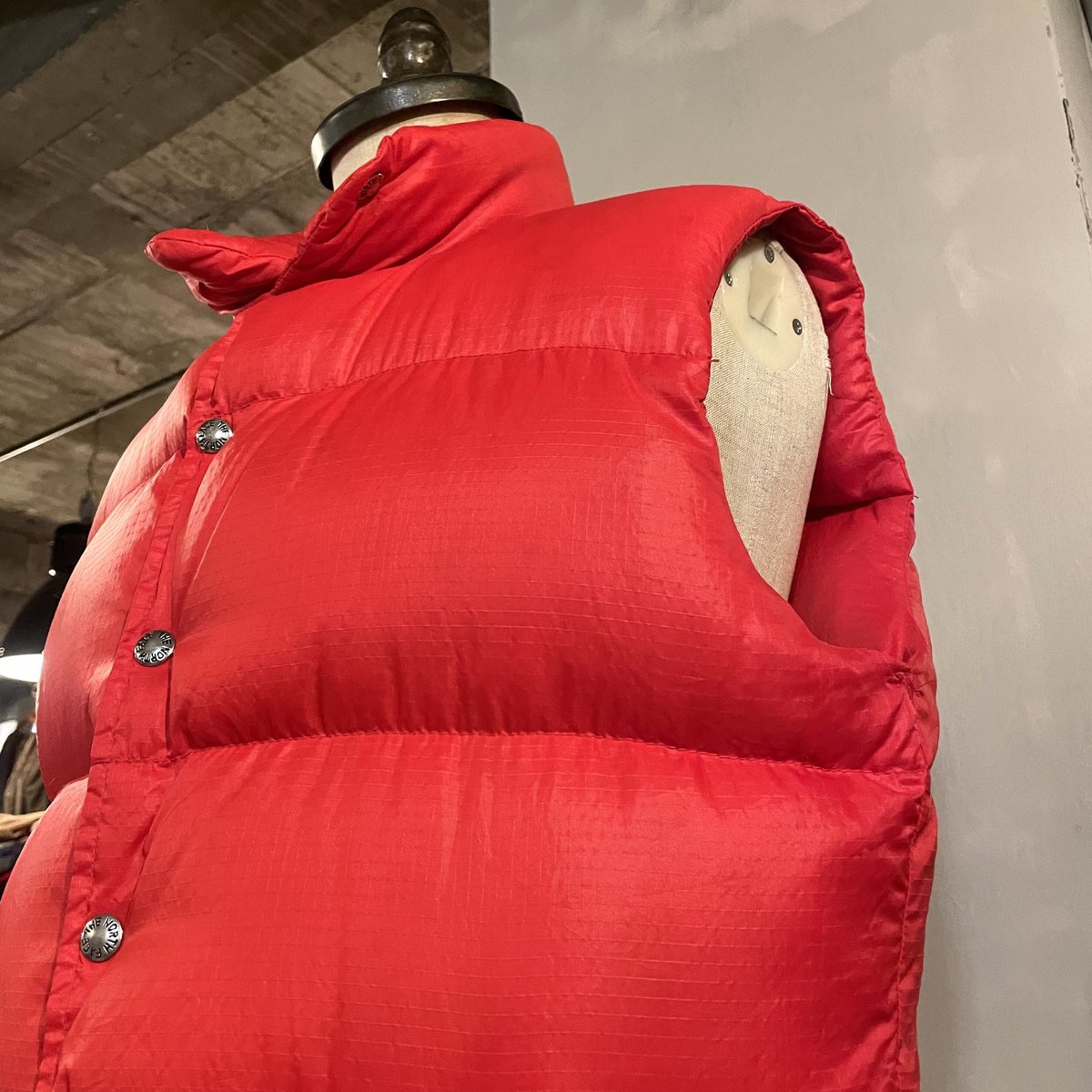 70s THE NORTH FACE ダウベスト 茶タグ USA製 ヴィンテージ 赤 70s THE NORTH FACE ダウベスト 茶タグ USA製 ヴィンテージ 赤