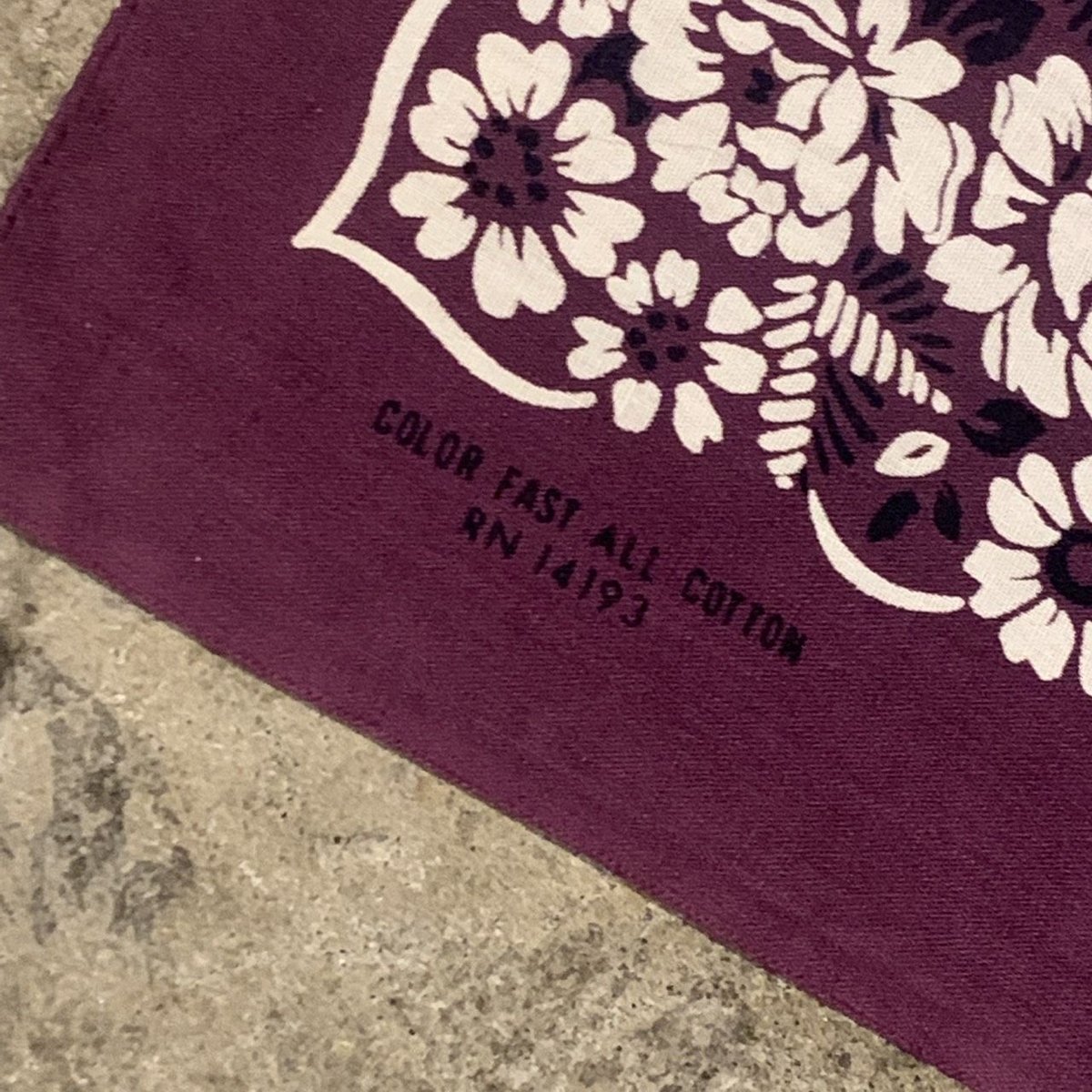 Bandana ヴィンテージバンダナ USA製 フラワープリント 184 | DUFF