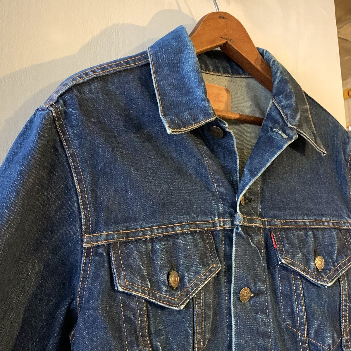 levis リーバイス big e 70505 デニムジャケット　ケアタグ Levi's 70505 BIG E ケアタグ前 36 38 イエローステッチ - メルカリ