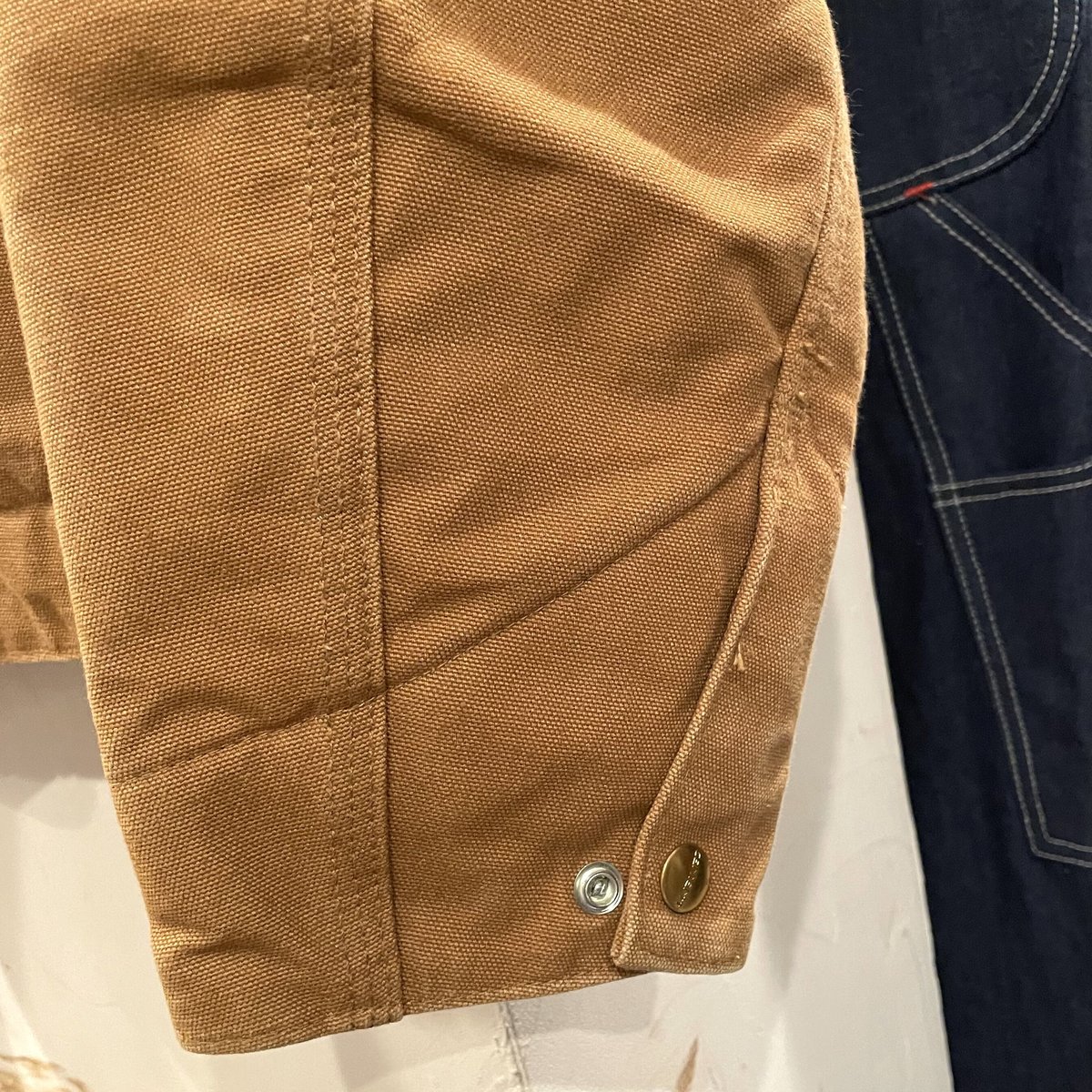 Carhartt デトロイトジャケット バック刺繍 ダック地 カーハート Carhartt デトロイトジャケット バック刺繍 ダック地 カーハート