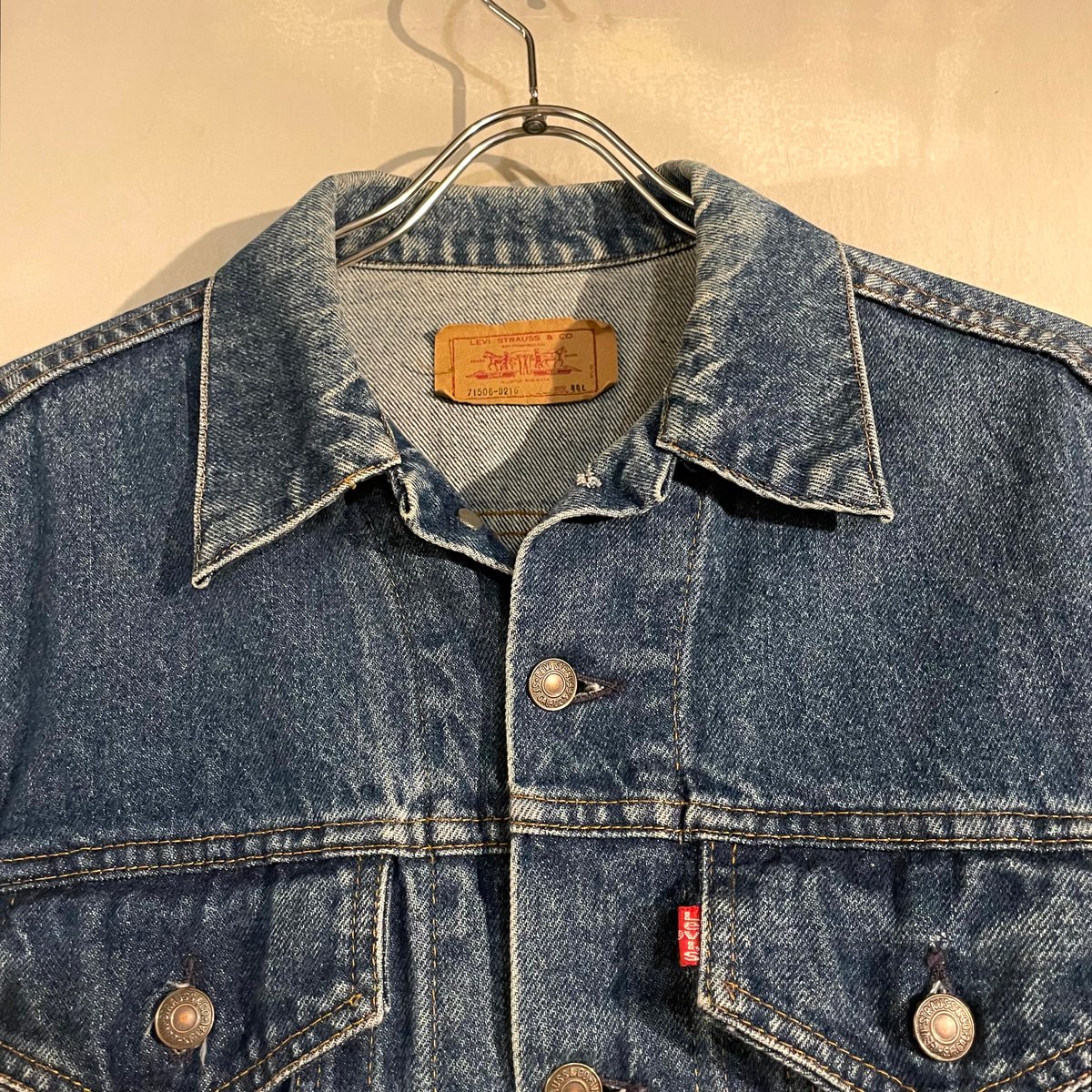 80s Levi's 71506 0216 デニムジャケット USA製 Size 44L 4ポ 80s Levi's 71506 0216 デニムジャケット USA製 Size 44L 4ポ