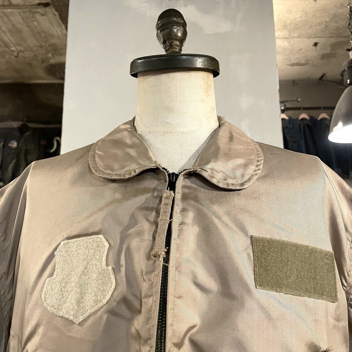 た*ち様 CWU 36/P フライトジャケット L タンカラー 米軍実物のCWU-36/Pフライトジャケット。45Pとは違い夏季用モデルの