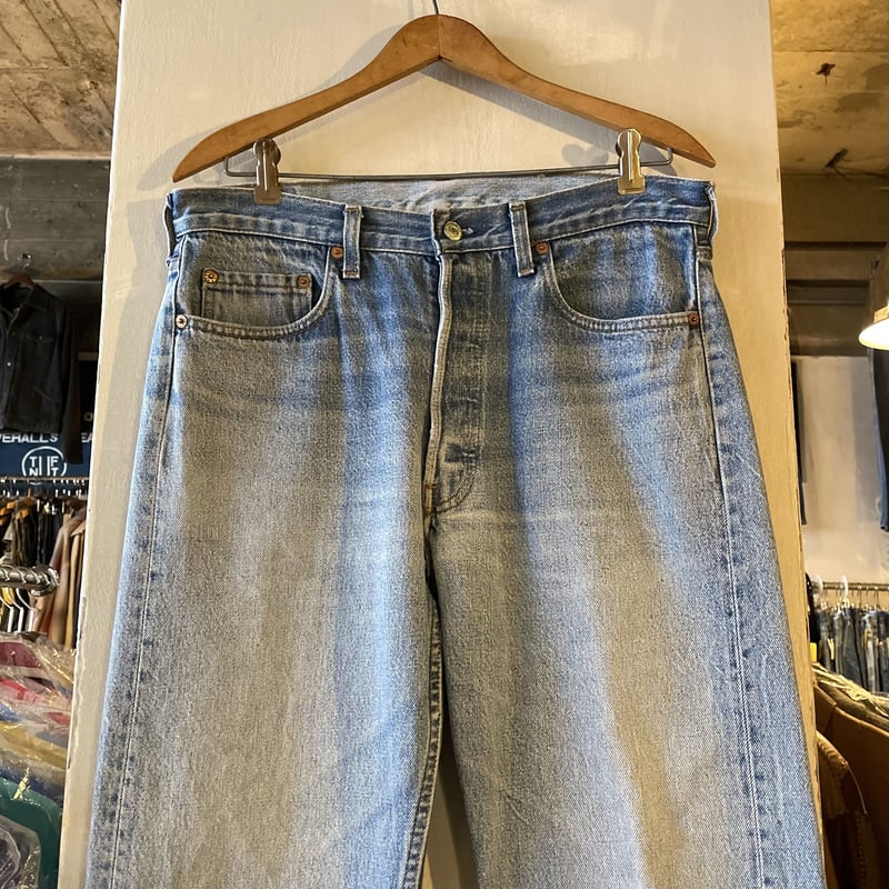 Levi's 501 80’S 米国製　ボタンフライ ボタン裏524デニム33 Levi's リーバイス 501 USA製 ボタン裏5244 BIGE ボタンフライ