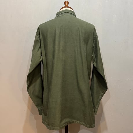 60s　US ARMY　ユーティリティシャツ　Size 16½位　シャツ袖　OG 107 COTTON SATEEN　ミリタリーシャツ　1966年　(S5359)