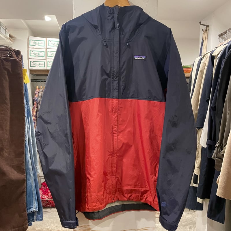 patagonia トレントシェルジャケット 黒x赤 レインウェア patagonia トレントシェルジャケット 黒x赤 レインウェア
