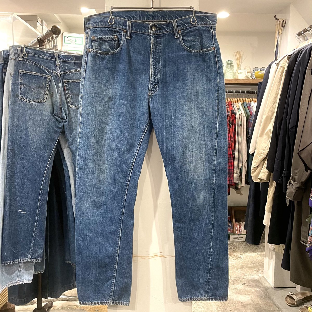LEVI’S リーバイス 505 66後期 縦落ち 42TALON ボタン裏8 LEVI'S リーバイス 505 66後期 縦落ち 42TALON ボタン裏8 - メルカリ