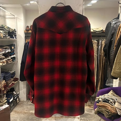 70s　PENDLETON　ウールチェックシャツ　ペンドルトン　オンブレチェック　赤×黒　ウエスタンシャツ　Size L　USA製　(S3928)