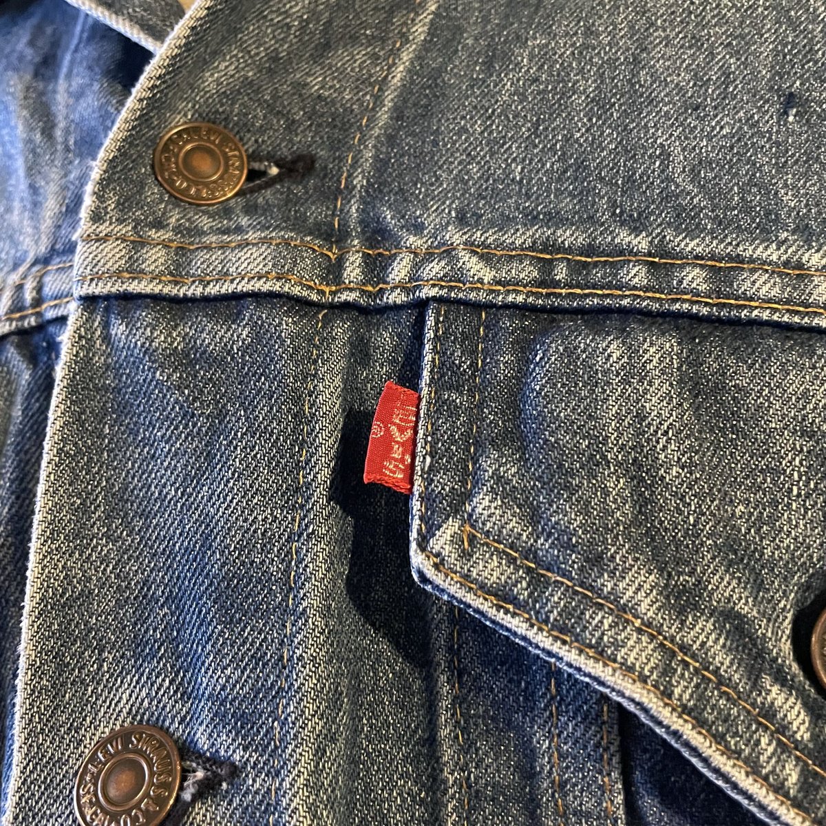 都内で 70s USA製 Levi′s L ケアタグ付 Gジャン 濃紺 42 70505 Gジャン