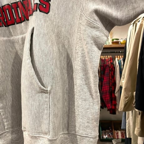 SKM GAME READY　USA製　リバースウィーブタイプ　スウェットパーカー　" LOUISVILLE CARDINALS "　ロゴプリント　Ｍサイズ　(S0658)