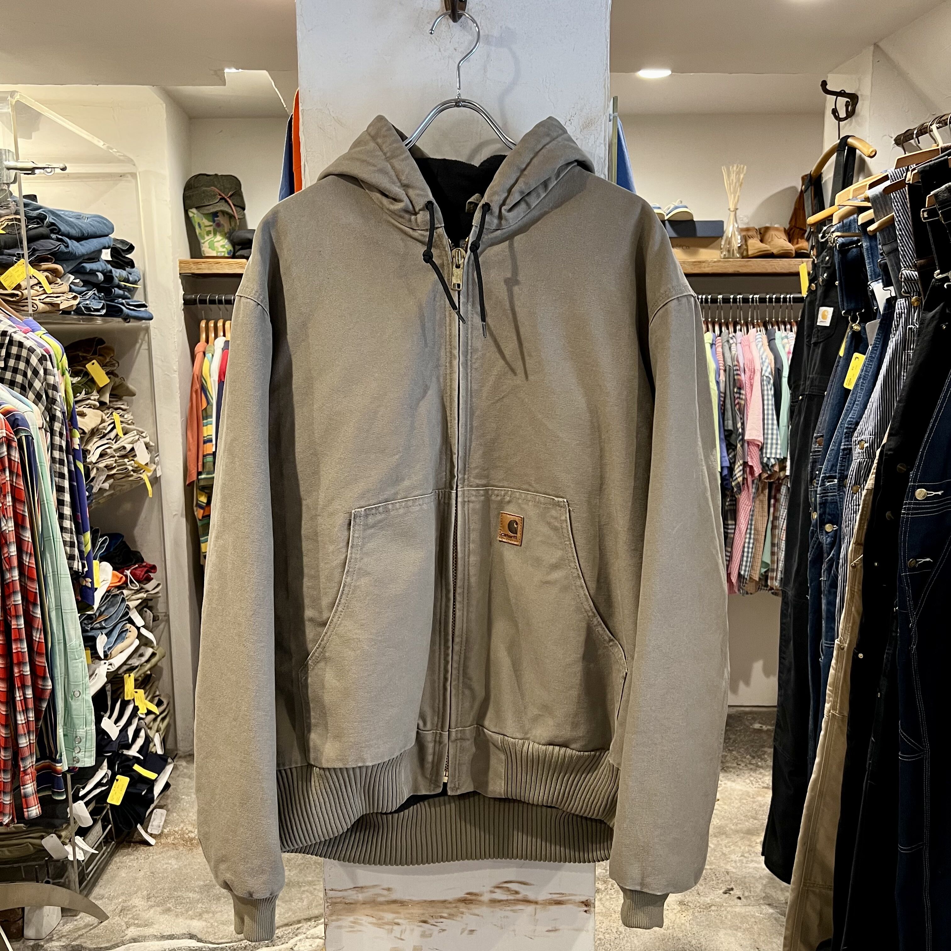 は*ゃ様 Carhartt ダック地 アクティブジャケット ベージュ original
