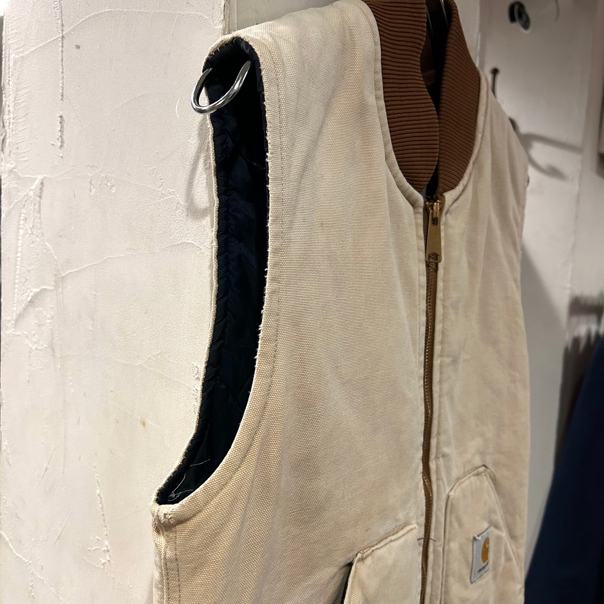 carhartt ダックベスト カーハート ブラウン フェード 雰囲気系 carhartt ダックベスト カーハート ブラウン フェード 雰囲気系