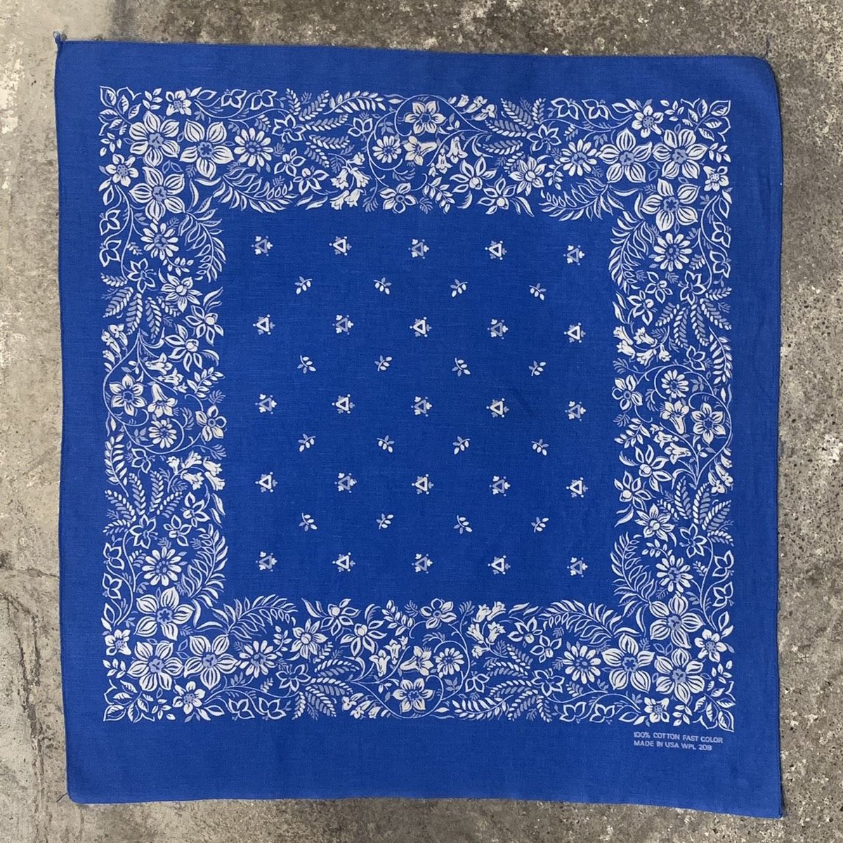 Bandana ヴィンテージバンダナ コバルトブルー USA製 フラワープリント 