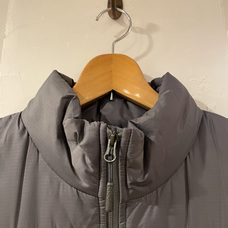 THE NORTH FACE ダウンベスト 550フィル グレー Mサイズ THE NORTH FACE ダウンベスト 550フィル グレー Mサイズ